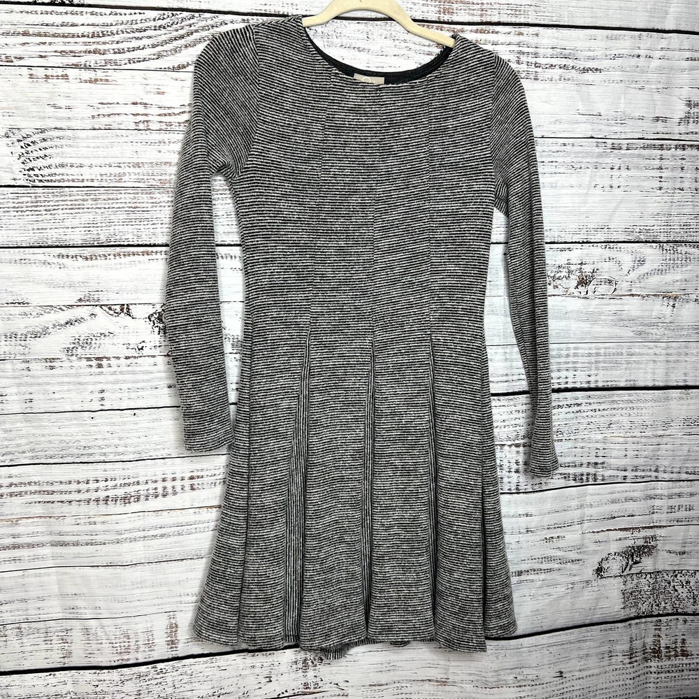 Anthropologie Dolan Left Coast Piper Skater Dress Size XS Gray Pleat Long Sleeve
